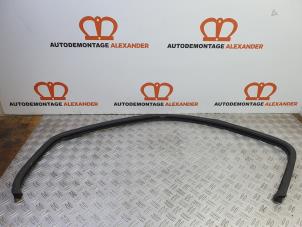 Used Front door seal 4-door, right Renault Trafic New (FL) 2.0 dCi 16V 90 Price on request offered by Alexander Autodemontage