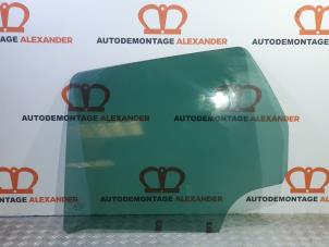 Usagé Vitre portière 4portes arrière gauche Peugeot 308 SW (4E/H) 1.6 HDi 16V FAP Prix sur demande proposé par Alexander Autodemontage
