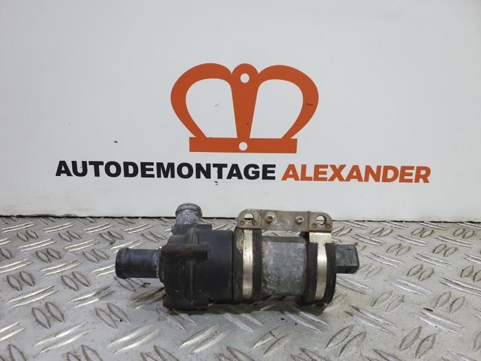 Begagnade Extra vattenpump Audi TT Roadster (8N9) 1.8 T 20V Quattro Pris € 50,00 Marginaltabell erbjuds av Alexander Autodemontage