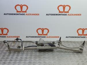 Used Wiper motor + mechanism Mercedes C (W203) 2.2 C-200 CDI 16V Price on request offered by Alexander Autodemontage