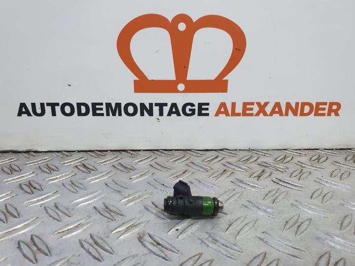Usagé Injecteur (injection essence) Volkswagen Polo IV (9N1/2/3) 1.2 12V Prix € 13,99 Règlement à la marge proposé par Alexander Autodemontage