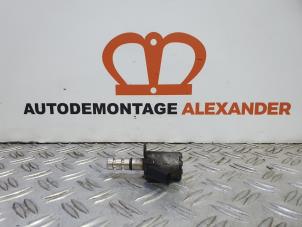 Usados Interruptor de presión de aceite Audi A3 Sportback (8VA/8VF) 2.0 TDI 16V Quattro Precio de solicitud ofrecido por Alexander Autodemontage