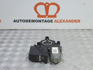 Używane Silnik szyby drzwiowej Volkswagen Polo IV (9N1/2/3) 1.2 12V Cena € 50,00 Procedura marży oferowane przez Alexander Autodemontage
