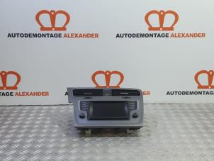 Used Radio control panel Volkswagen Golf VII (AUA) 1.6 TDI 16V Price on request offered by Alexander Autodemontage
