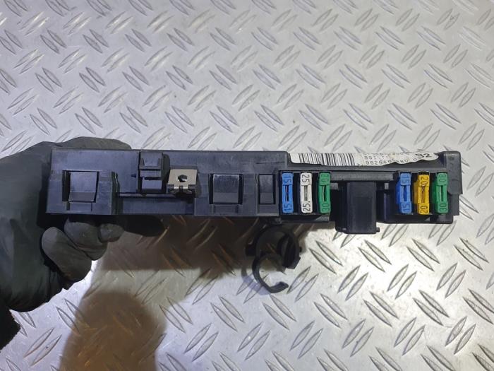 Fuse box Citroen Xsara Picasso 1.6 S105872300G SIEMENS
