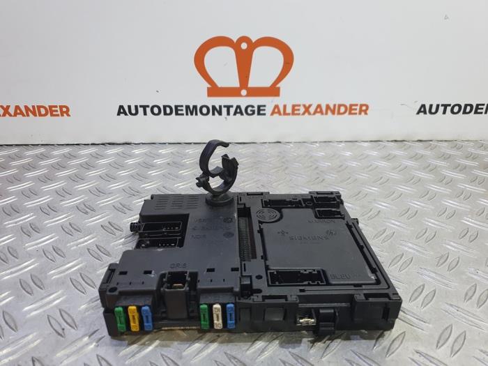 Fuse box Citroen Xsara Picasso 1.6 S105872300G SIEMENS