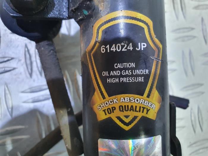 Front shock absorber, right Toyota Prius 1.5 16V 614024JP JP GROUP