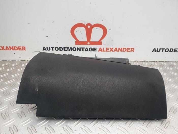 Glove box lid