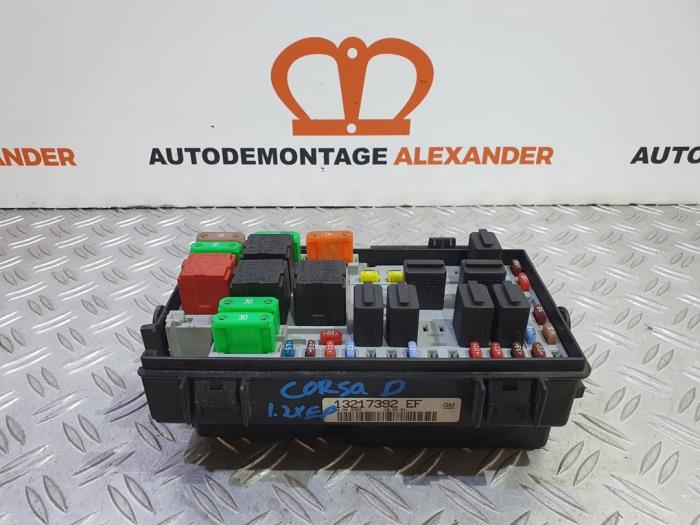 Begagnade Säkringsbox Opel Corsa D 1.2 16V Pris € 25,00 Marginaltabell erbjuds av Alexander Autodemontage