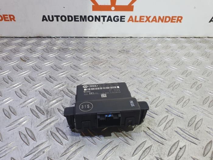 Begagnade Gateway-modul Volkswagen Golf V (1K1) 1.4 16V Pris € 40,00 Marginaltabell erbjuds av Alexander Autodemontage