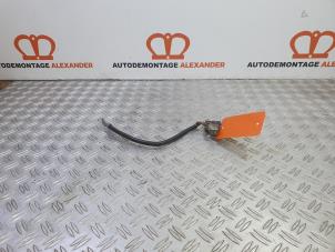 Used Battery pole BMW X5 (E70) 3.0sd 24V Price on request offered by Alexander Autodemontage