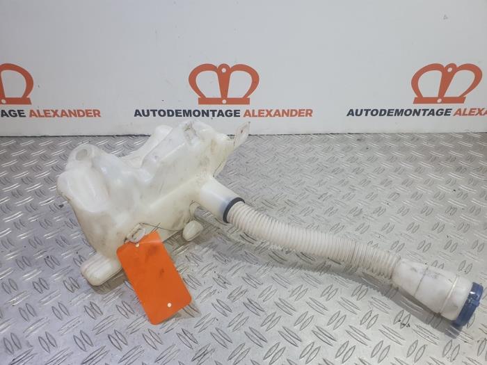 Front windscreen washer reservoir from a Citroën C4 Picasso (UD/UE/UF) 1.6 16V THP Sensodrive 2010