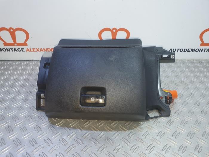 Begagnade Handskfack Citroen C4 Picasso (UD/UE/UF) 1.6 16V THP Sensodrive Pris på förfrågan erbjuds av Alexander Autodemontage