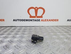 Usados Sensor de airbag Volkswagen Polo V (6R) 1.2 TDI 12V BlueMotion Precio de solicitud ofrecido por Alexander Autodemontage