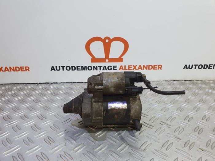 Begagnade Startmotor Toyota Yaris (P1) 1.0 16V VVT-i Pris € 17,50 Marginaltabell erbjuds av Alexander Autodemontage