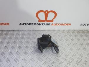 Used Rear door hinge, right Seat Leon (1P1) 2.0 FSI 16V Price on request offered by Alexander Autodemontage