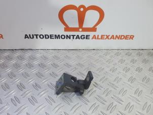 Used Rear door hinge, right Seat Leon (1P1) 2.0 FSI 16V Price on request offered by Alexander Autodemontage