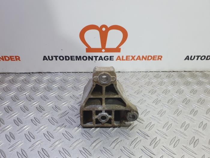 Usagé Support boîte de vitesses Mazda 2 (DE) 1.3 16V S-VT Prix sur demande proposé par Alexander Autodemontage