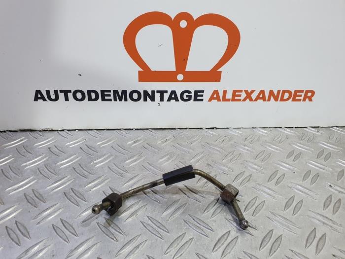 Używane Przewód paliwowy Renault Trafic New (FL) 2.5 dCi 16V 115 FAP Cena na żądanie oferowane przez Alexander Autodemontage