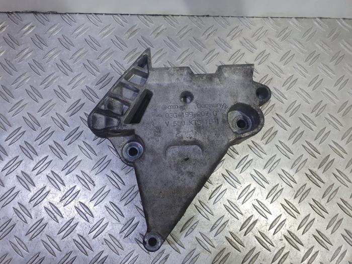 Engine mount from a Seat Leon (1P1) 2.0 TDI 16V 2006