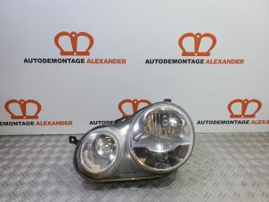 Usagé Phare gauche Volkswagen Polo IV (9N1/2/3) 1.2 12V Prix sur demande proposé par Alexander Autodemontage