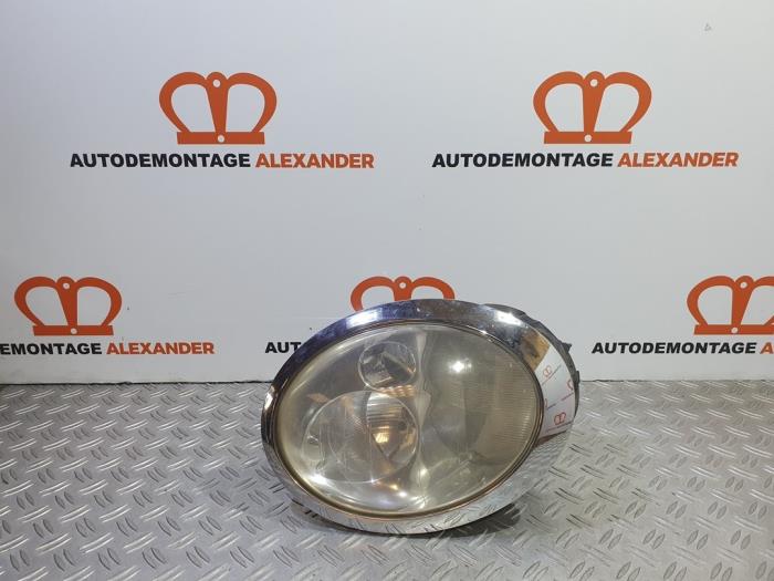 Używane Reflektor prawy BMW Mini (R50/53) 1.6 16V Cooper Cena € 64,99 Z VAT oferowane przez Alexander Autodemontage