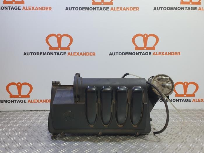 Begagnade Luftfilterhus Mercedes A (W169) 2.0 A-180 CDI 16V 3-Drs. Pris på förfrågan erbjuds av Alexander Autodemontage