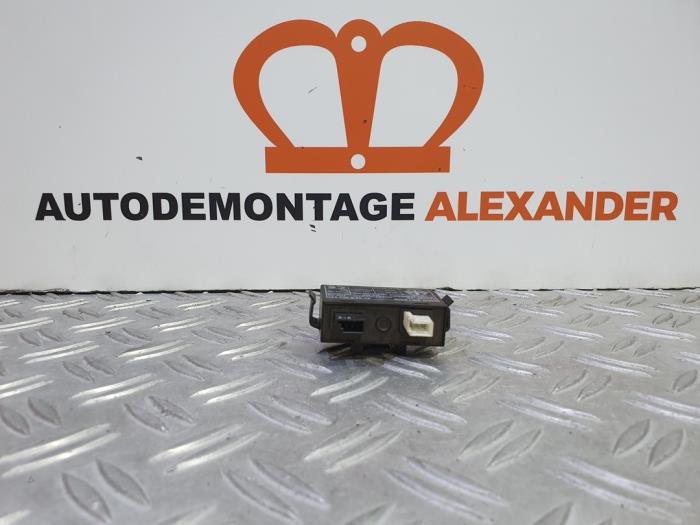 Używane Modul immobilizera BMW 5 serie (E39) 525 tds Cena na żądanie oferowane przez Alexander Autodemontage