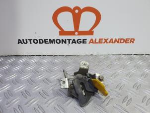 Used Bonnet lock mechanism Fiat 500 (312) 0.9 TwinAir 85 Price € 35,00 Margin scheme offered by Alexander Autodemontage
