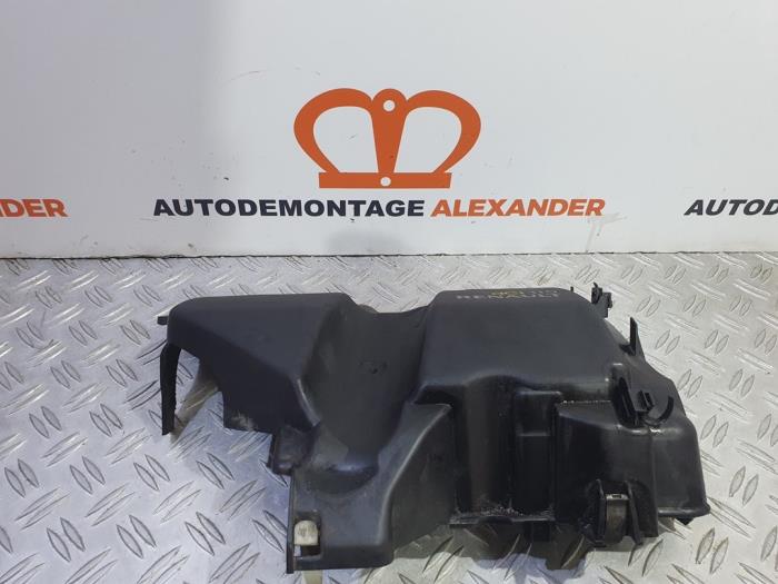 Gebrauchte Abdeckblech Motor Renault Kangoo/Grand Kangoo (KW) 1.5 dCi 90 FAP Preis auf Anfrage angeboten von Alexander Autodemontage