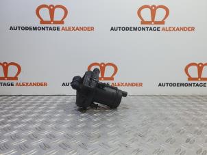 Used Secondary pump Audi TT Roadster (8N9) 1.8 20V Turbo Quattro Price on request offered by Alexander Autodemontage