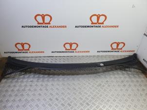 Used Cowl top grille Peugeot 207/207+ (WA/WC/WM) 1.4 16V Price on request offered by Alexander Autodemontage