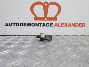 Used Fuel pressure sensor Peugeot 308 (4A/C) 1.6 HDi Price on request offered by Alexander Autodemontage