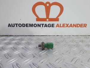 Used Oil pressure switch Volkswagen Golf VII (AUA) 1.6 TDI 16V Price on request offered by Alexander Autodemontage