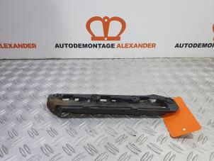 Used Front bumper bracket, left Volkswagen Caddy III (2KA,2KH,2CA,2CH) 1.9 TDI Price on request offered by Alexander Autodemontage
