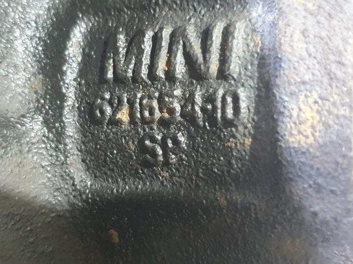 Knuckle, front left from a MINI Mini One/Cooper (R50) 1.6 16V Cooper 2001