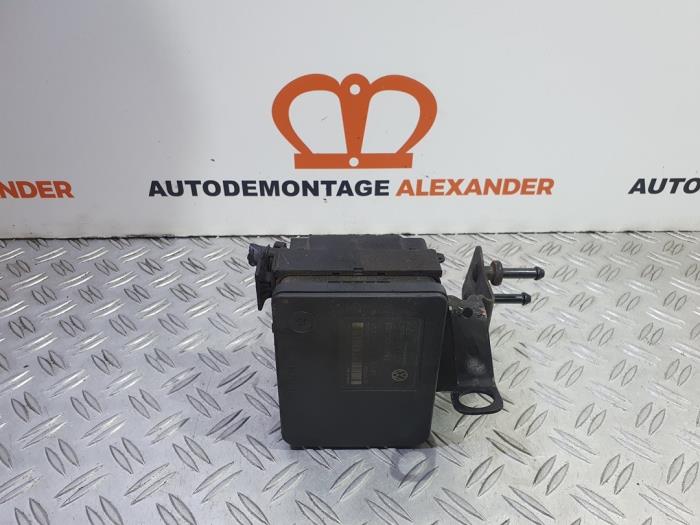 Begagnade ABS-pump Volkswagen Polo IV (9N1/2/3) 1.2 12V Pris € 28,99 Marginaltabell erbjuds av Alexander Autodemontage