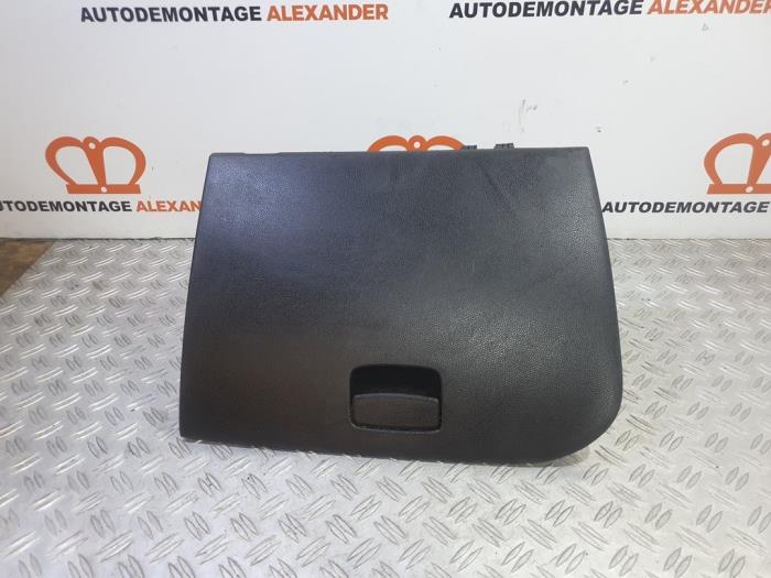 Begagnade Handskfack Kia Picanto (TA) 1.0 12V Pris på förfrågan erbjuds av Alexander Autodemontage
