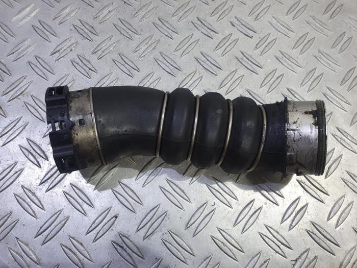 Intercooler Rohr van een BMW 5 serie Touring (E61) 525d 24V 2006