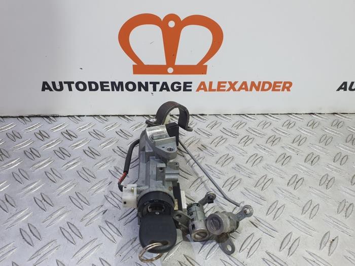 Używane Stacyjka + Kluczyk Chevrolet Aveo (250) 1.2 16V Cena na żądanie oferowane przez Alexander Autodemontage
