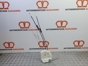 Usagé Serrure arrière droite Mitsubishi Space Star (A0) 1.2 12V Prix sur demande proposé par Alexander Autodemontage