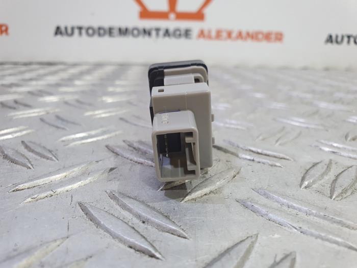 AIH headlight switch from a Mitsubishi Space Star (A0) 1.2 12V 2018