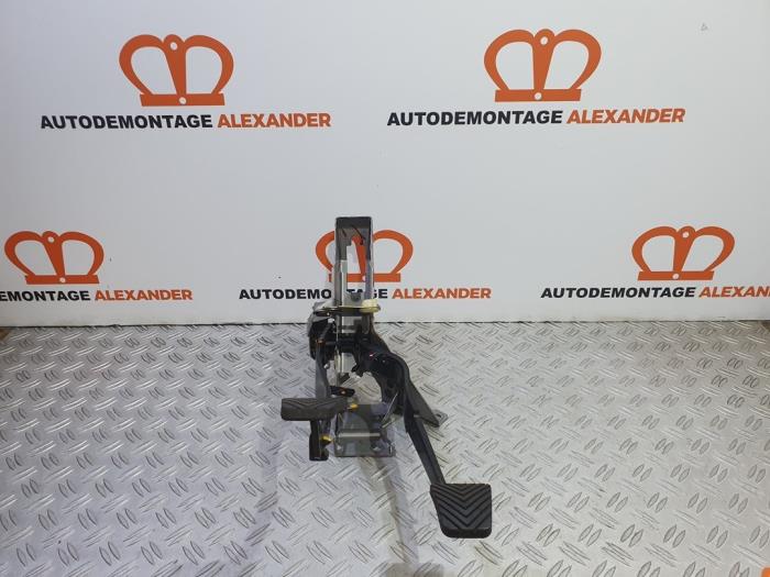 Gebrauchte Pedale Set Mitsubishi Space Star (A0) 1.2 12V Preis auf Anfrage angeboten von Alexander Autodemontage