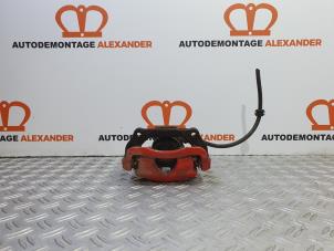 Used Front brake calliper, right Mini Mini (R56) 1.6 16V Cooper Price on request offered by Alexander Autodemontage