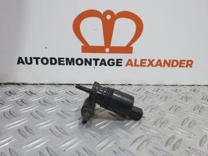 Used Windscreen washer pump Mini Mini (R56) 1.6 16V Cooper Price on request offered by Alexander Autodemontage