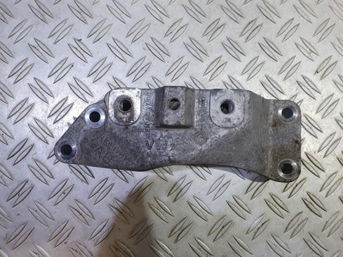 Engine mount from a Seat Leon (1P1) 2.0 FSI 16V 2007