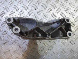 Engine mount from a Seat Leon (1P1) 2.0 FSI 16V 2007