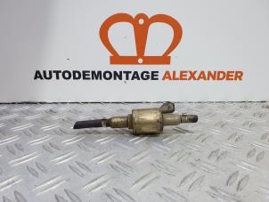 Used Booster pump Volkswagen Transporter T5 2.5 TDi Price on request offered by Alexander Autodemontage
