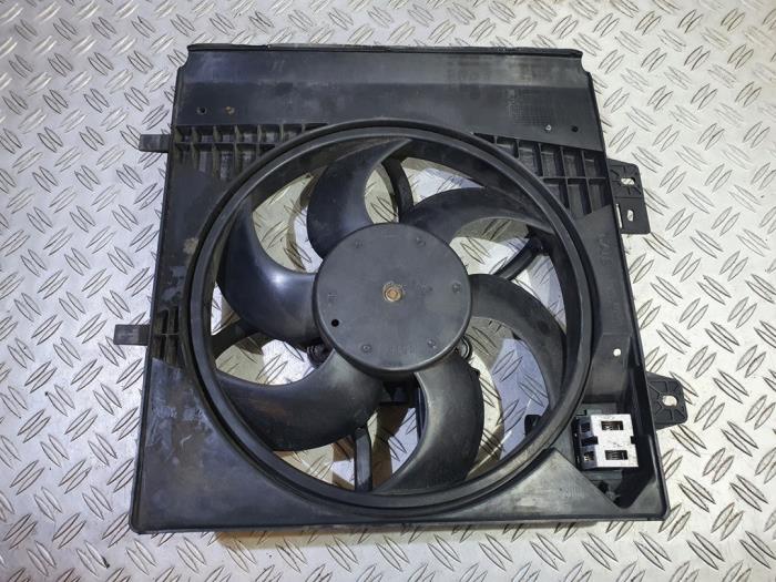 Cooling fans from a Peugeot 207/207+ (WA/WC/WM) 1.4 2011