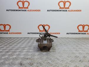 Usagé Etrier de frein arrière gauche Volkswagen Golf Plus (5M1/1KP) 1.6 TDI 16V 90 Prix sur demande proposé par Alexander Autodemontage